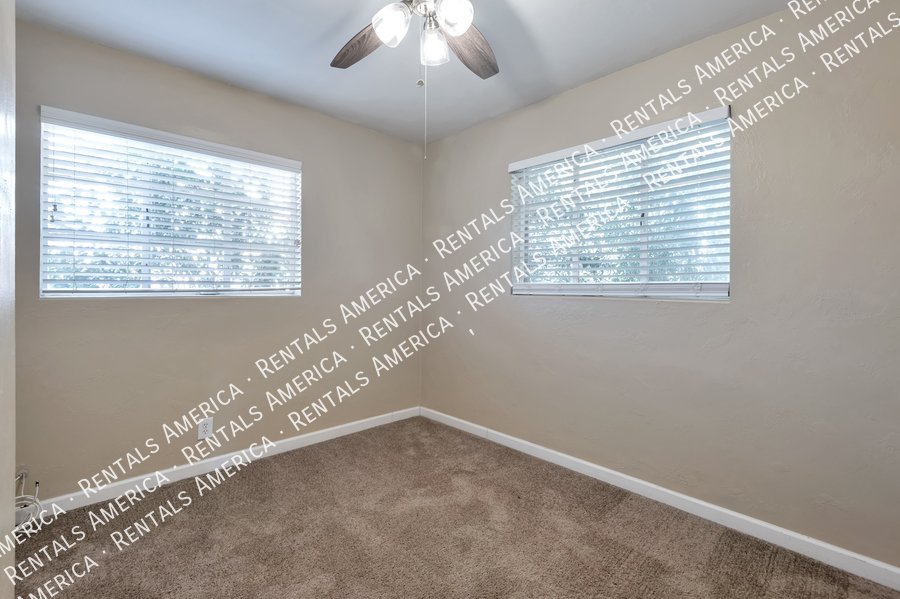 Fantastic 3 bd 2 bath near the U of A! property image