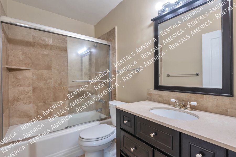 Fantastic 3 bd 2 bath near the U of A! property image