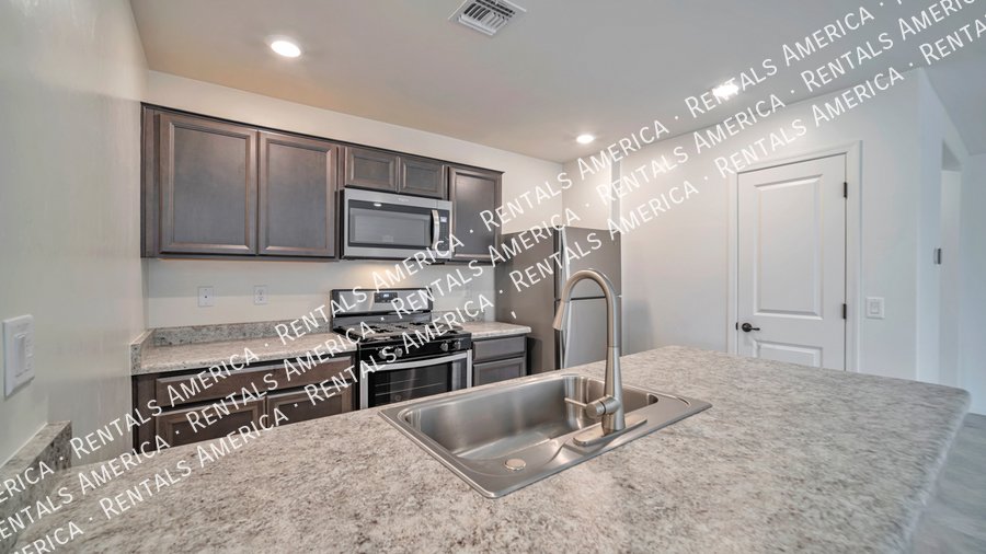 Almost New 3 Bed/2Bath w/ Large Kitchen/Great Room... property image