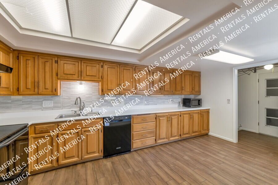2-Bedroom +Den, 2-Bath Single-Story Townhome property image