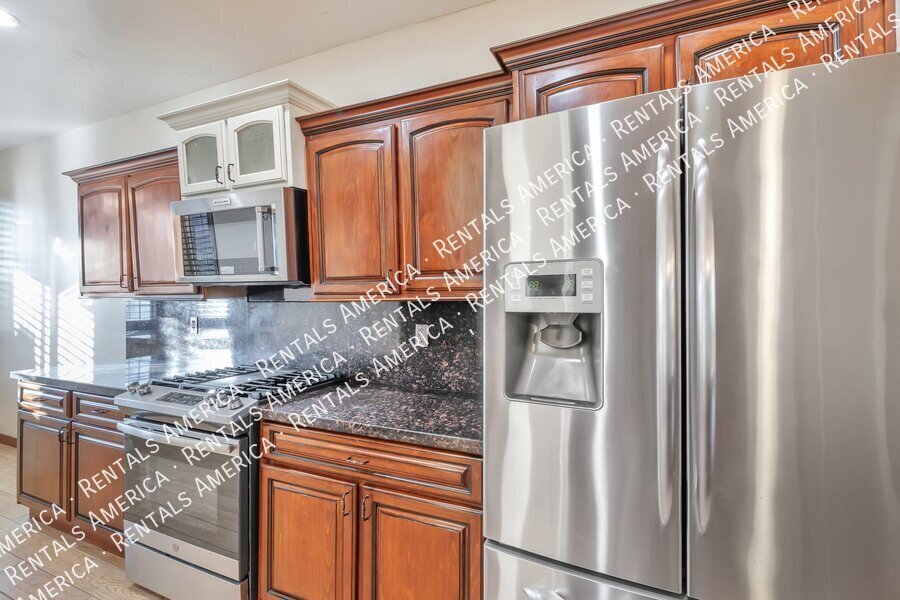 BEAUTIFUL RITA RANCH 3/2 with SOLAR property image