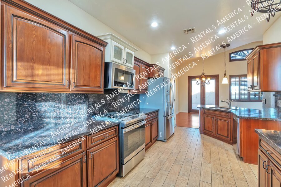 BEAUTIFUL RITA RANCH 3/2 with SOLAR property image