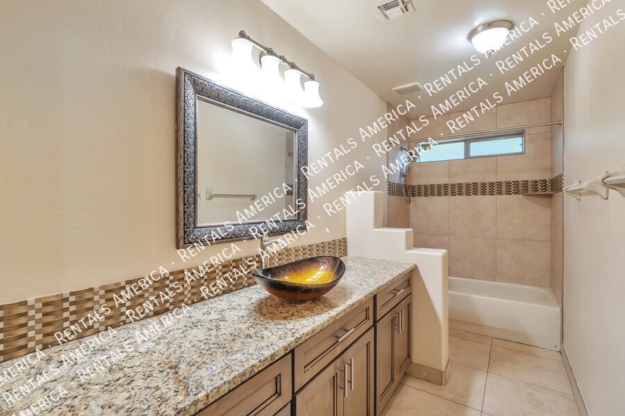 BEAUTIFUL RITA RANCH 3/2 with SOLAR property image