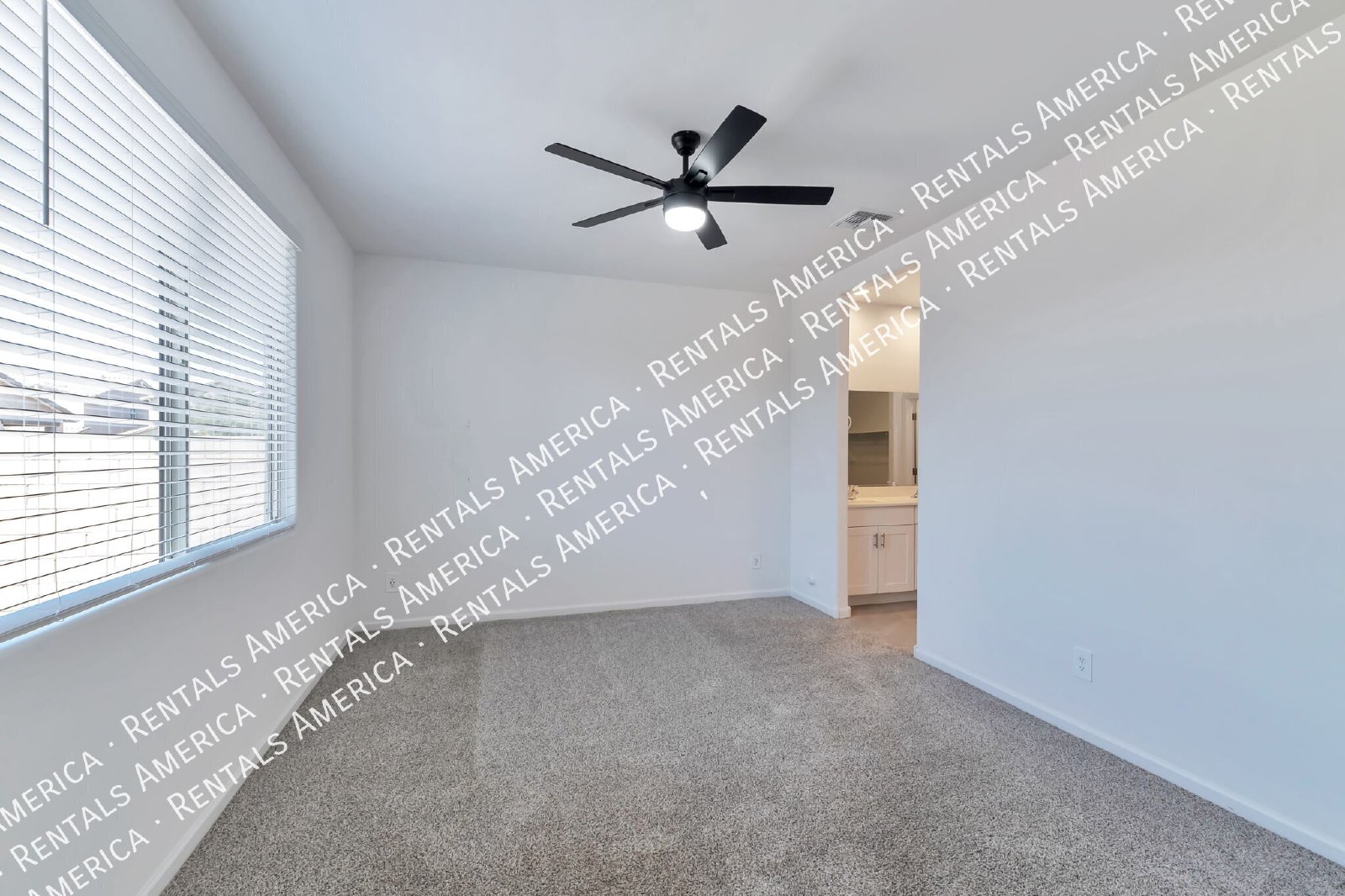 4 bedroom in Gladden Farms property image