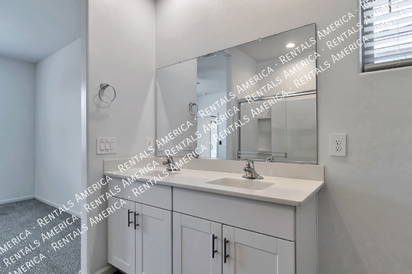 4 bedroom in Gladden Farms property image