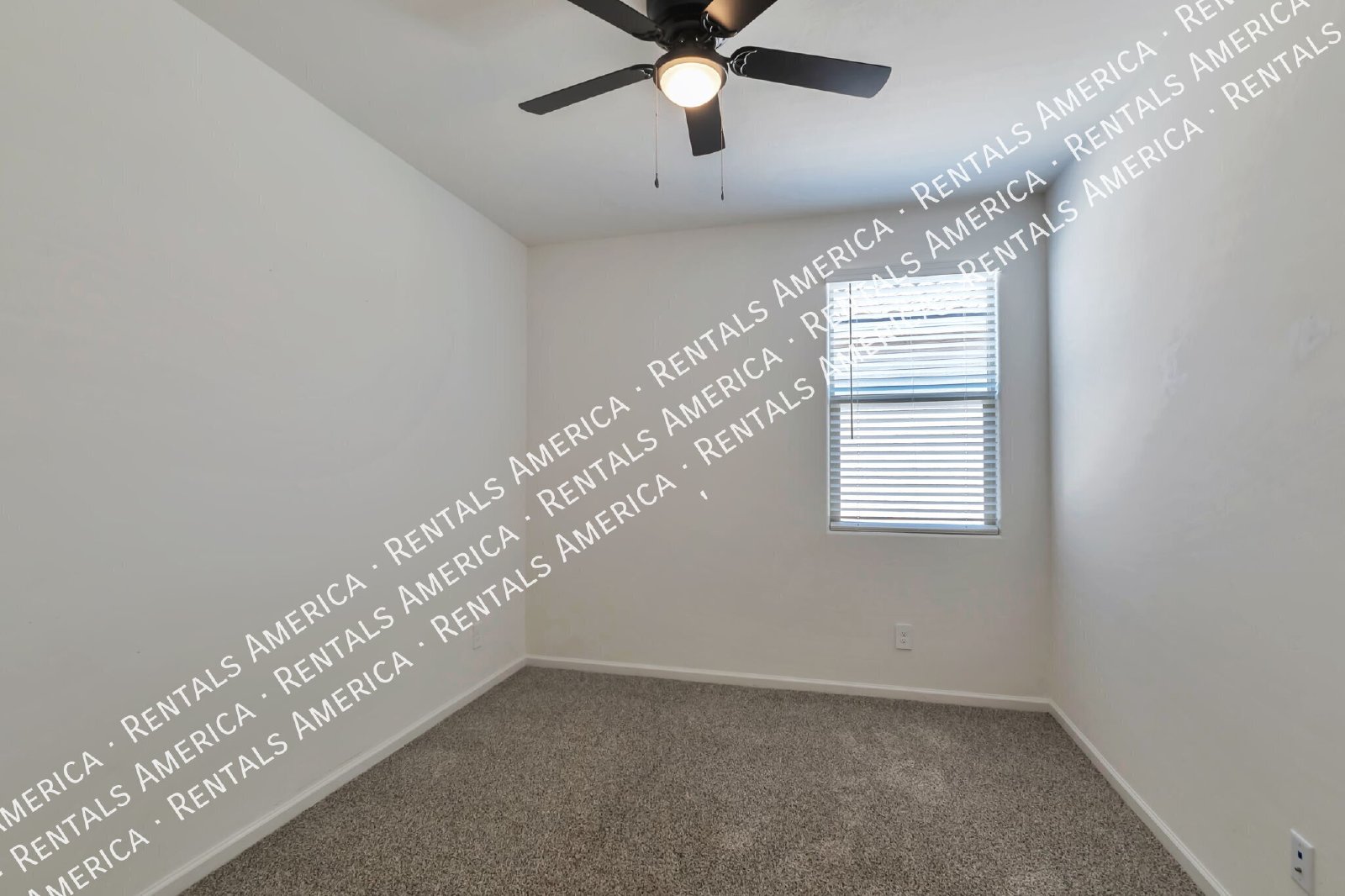 4 bedroom in Gladden Farms property image