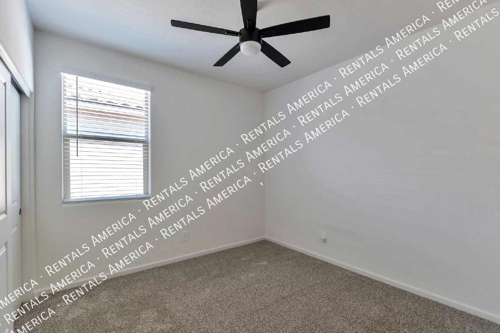 4 bedroom in Gladden Farms property image