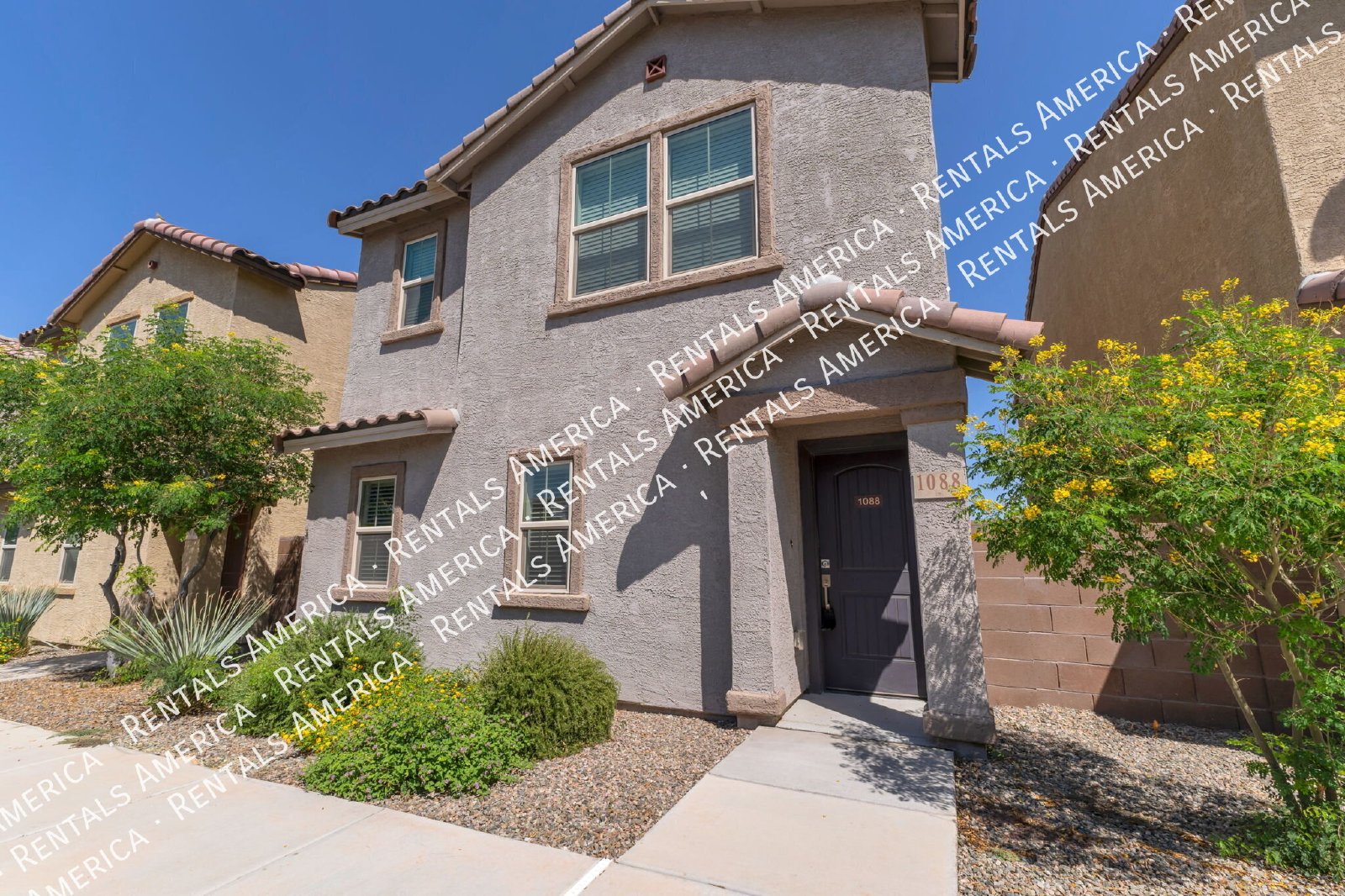 Near U of A, Banner, shopping, dining property image