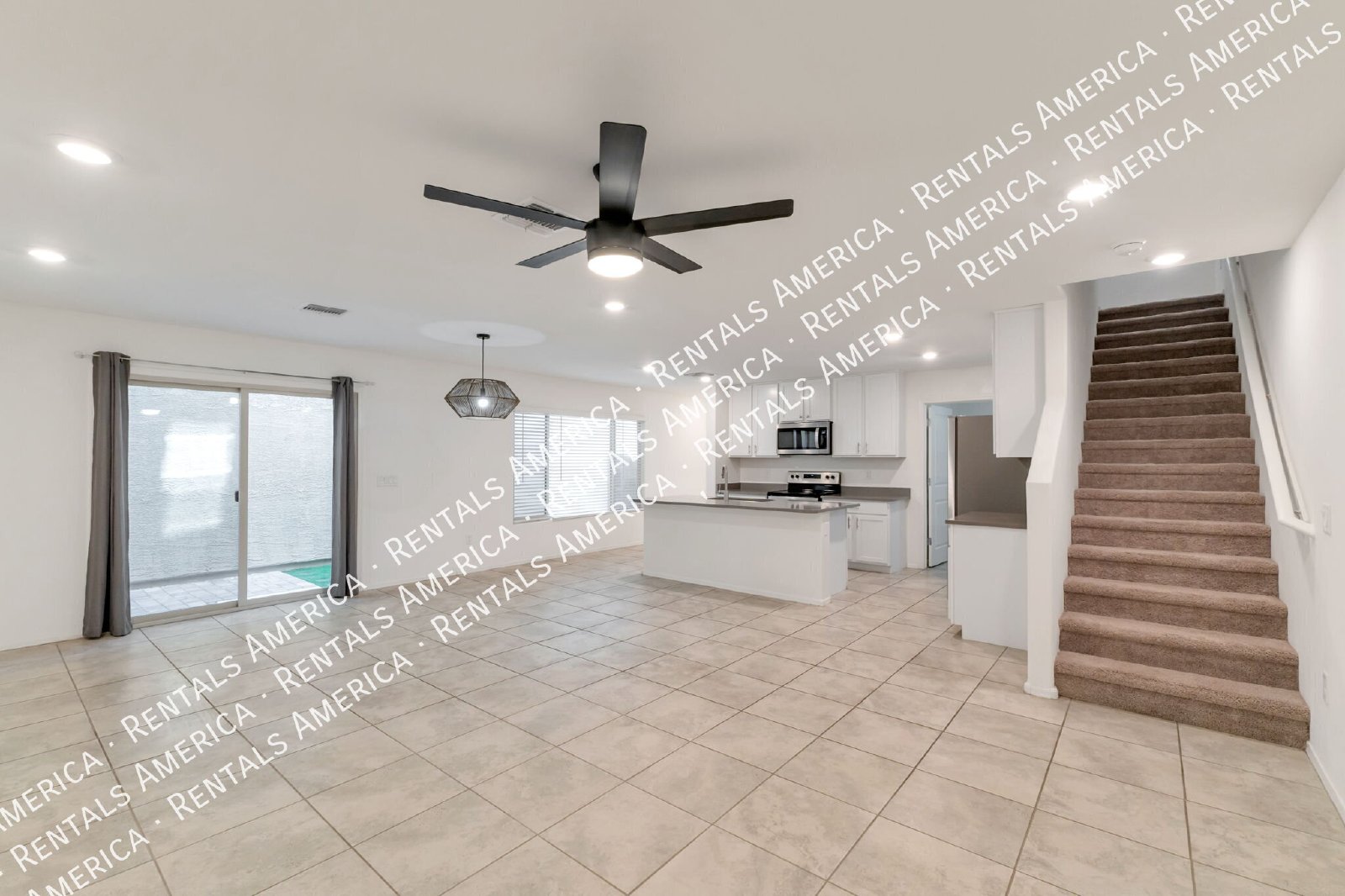 Near U of A, Banner, shopping, dining property image