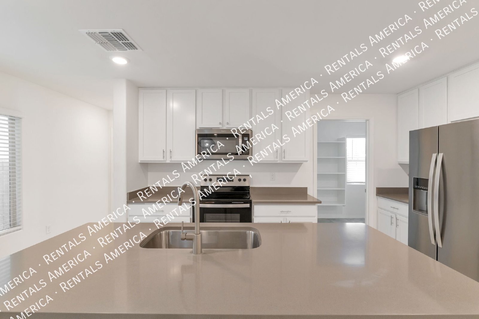 Near U of A, Banner, shopping, dining property image