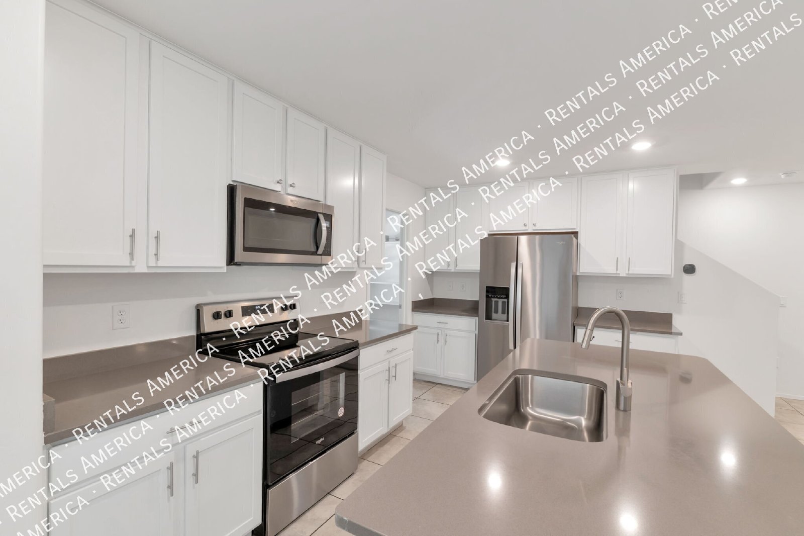 Near U of A, Banner, shopping, dining property image