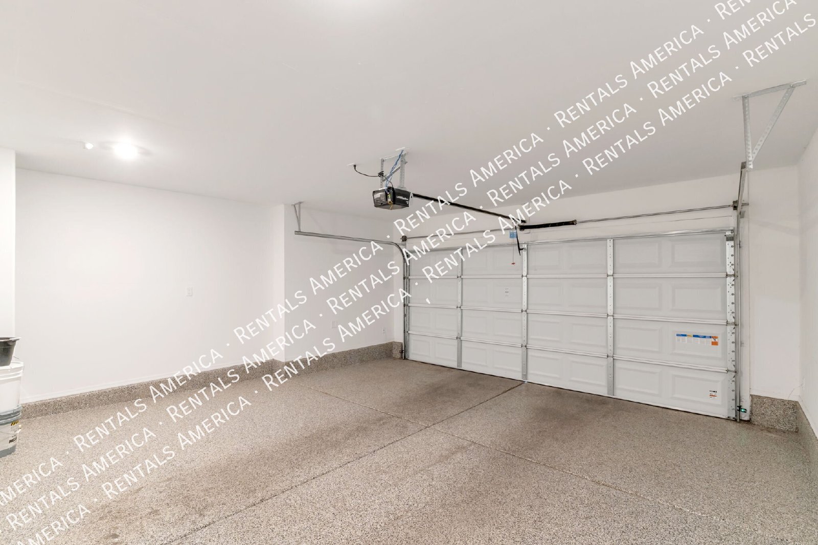 Near U of A, Banner, shopping, dining property image