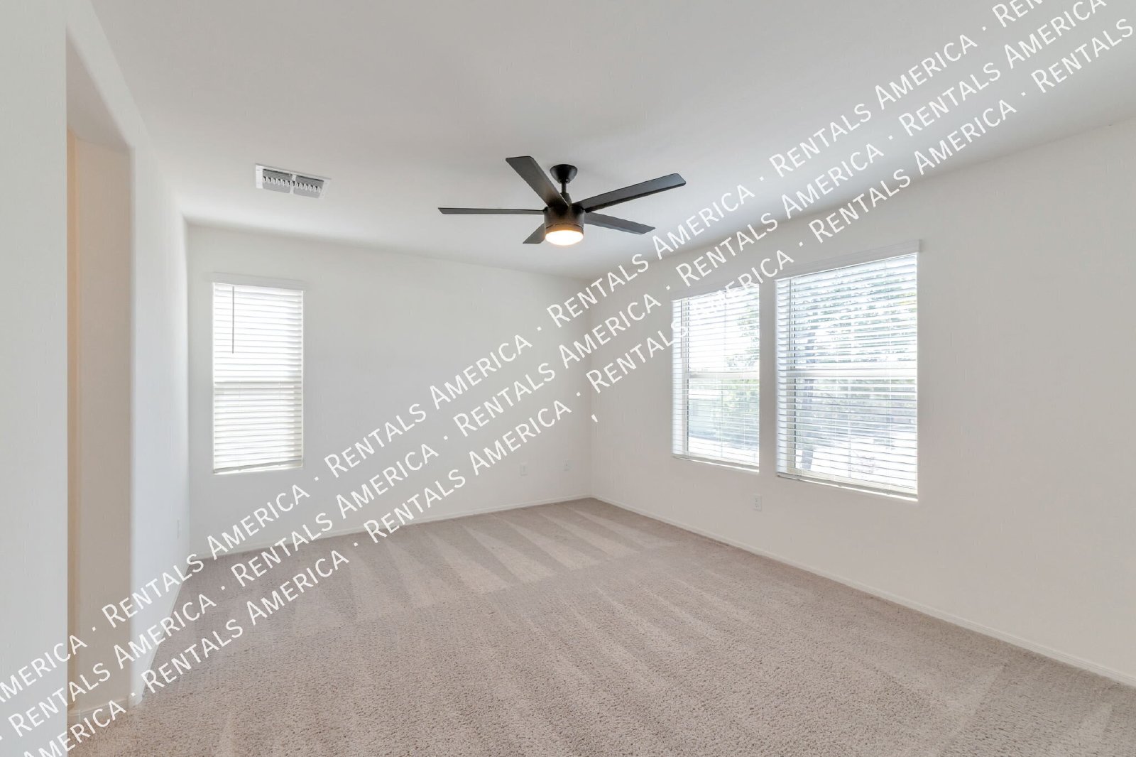 Near U of A, Banner, shopping, dining property image