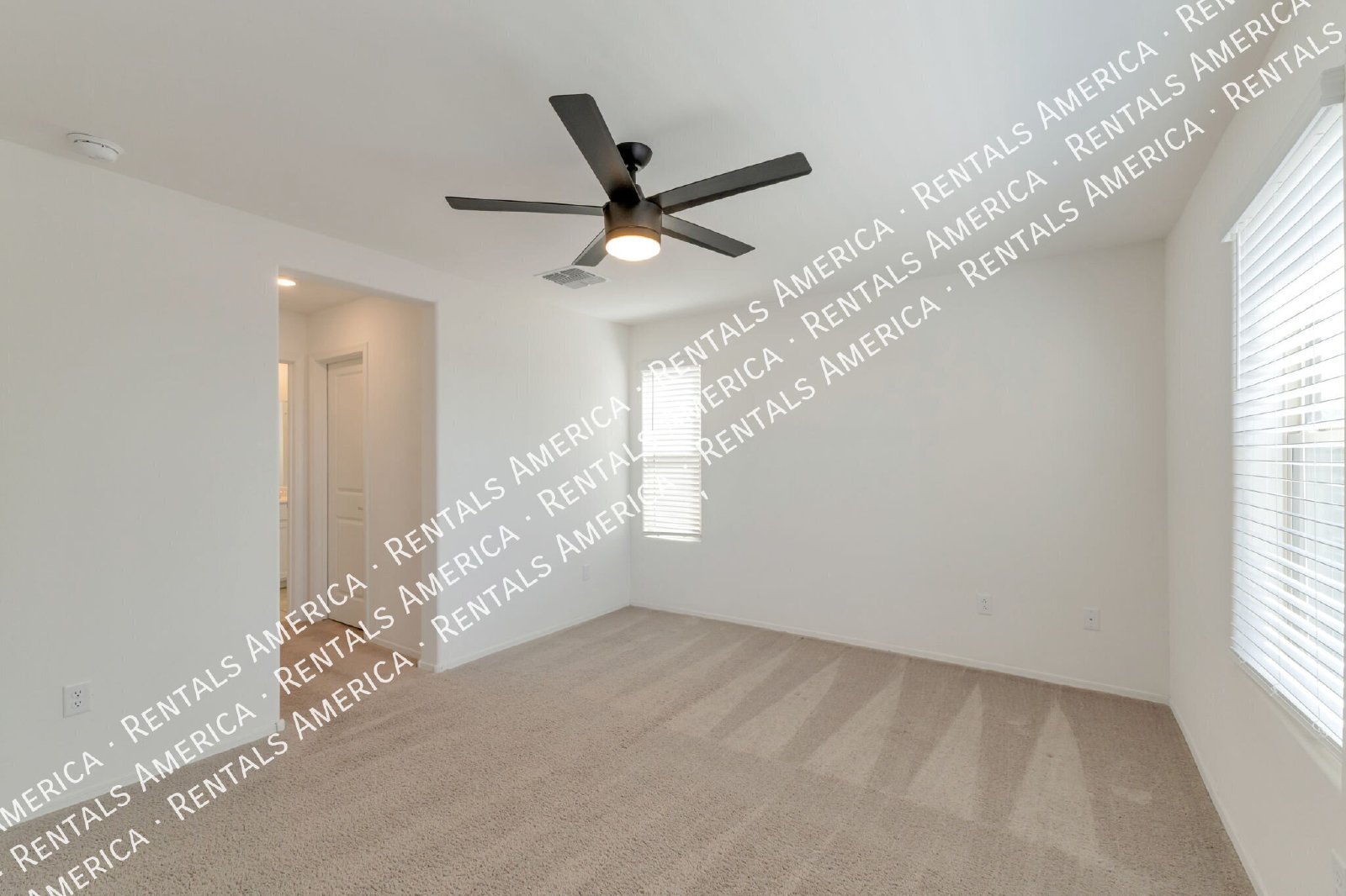 Near U of A, Banner, shopping, dining property image