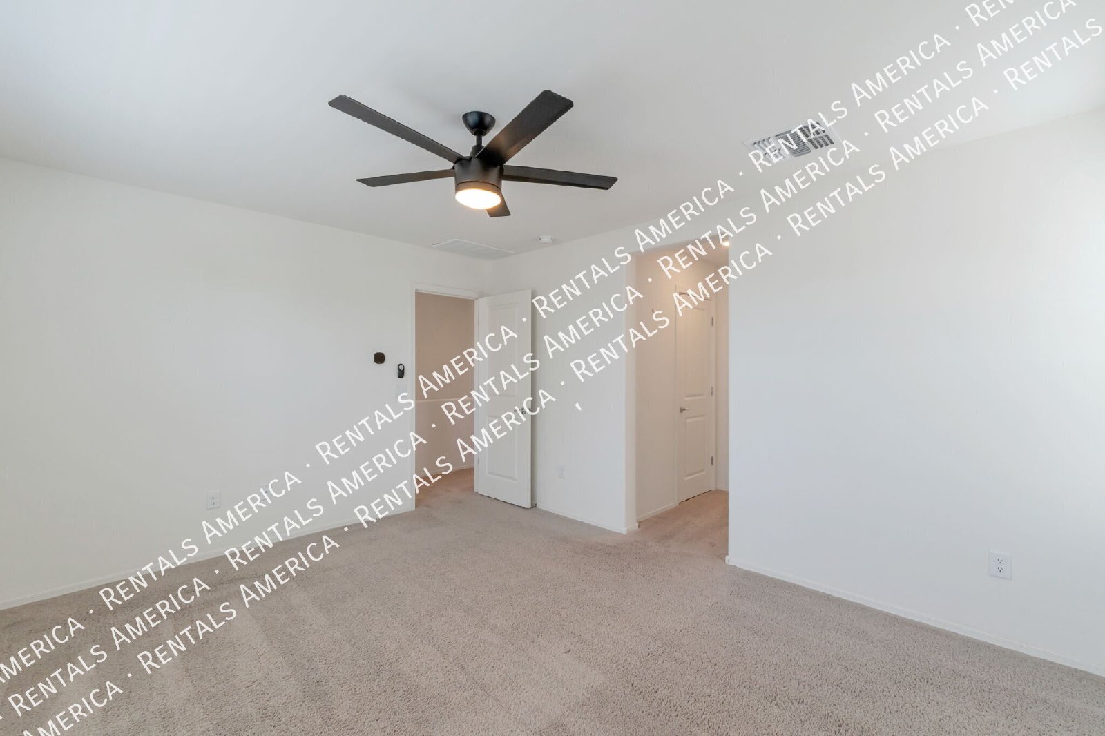 Near U of A, Banner, shopping, dining property image