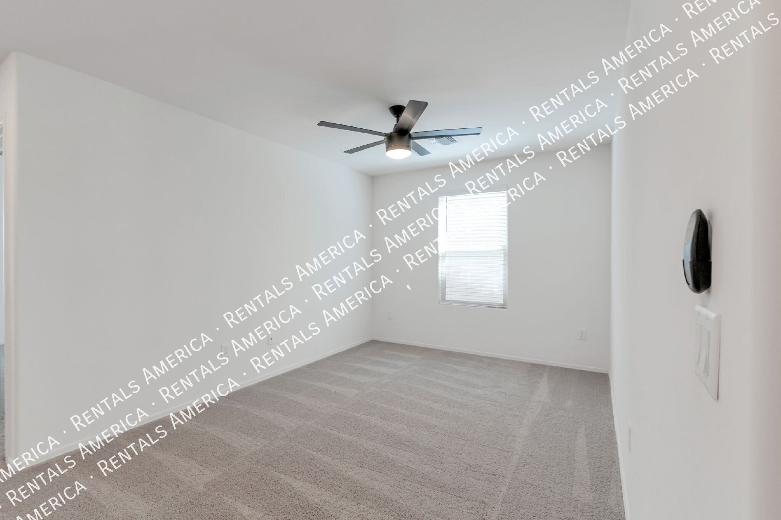 Near U of A, Banner, shopping, dining property image
