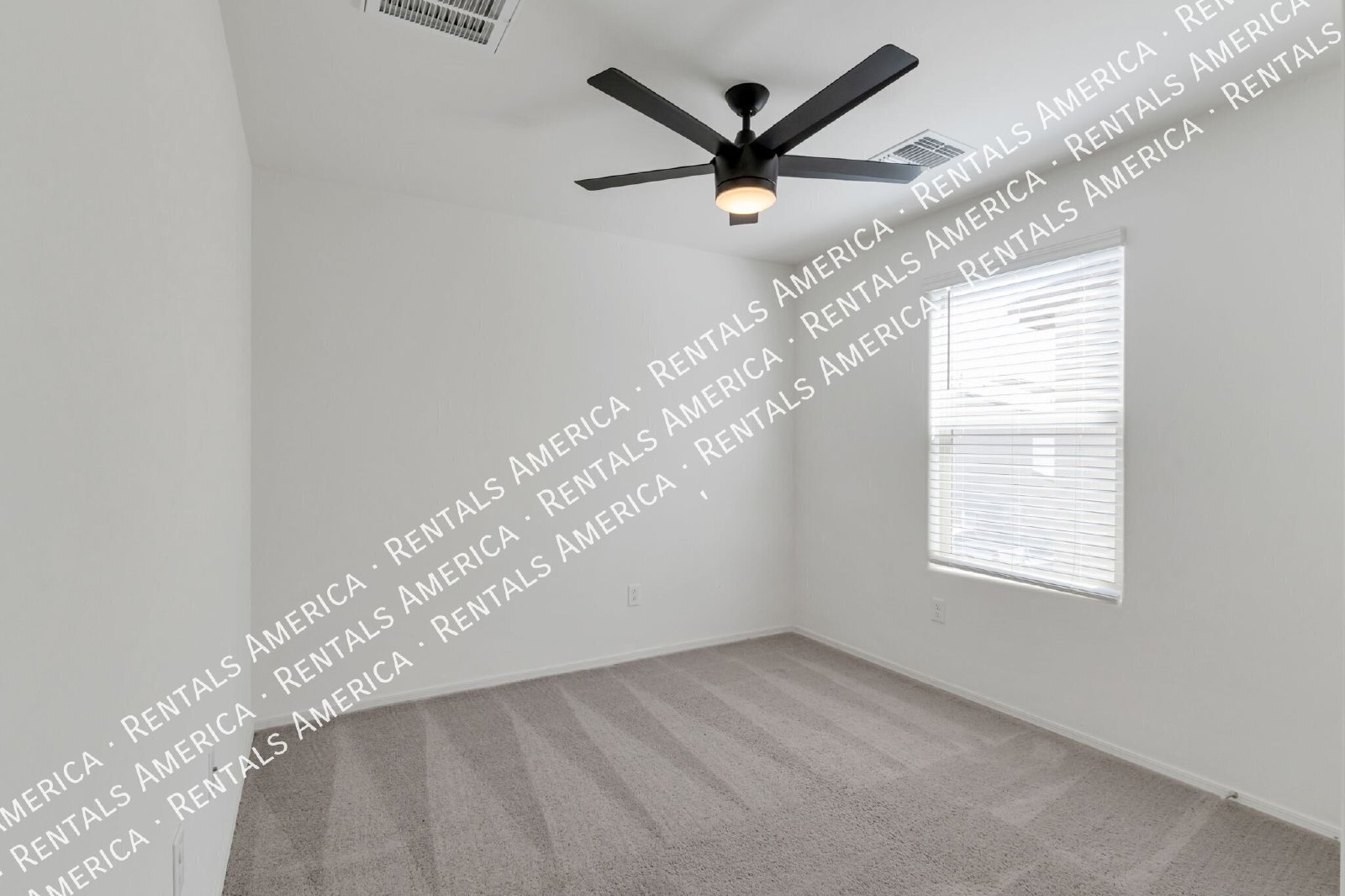 Near U of A, Banner, shopping, dining property image