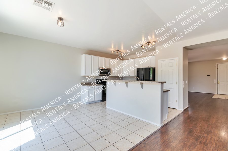 Beautiful home near DMAFB & I-10! property image