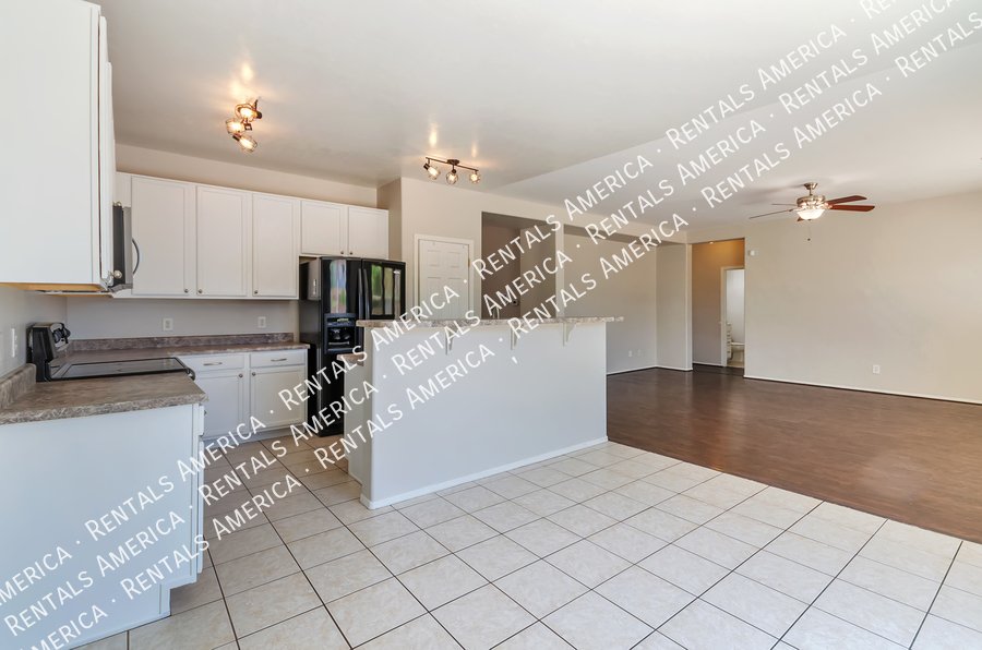 Beautiful home near DMAFB & I-10! property image