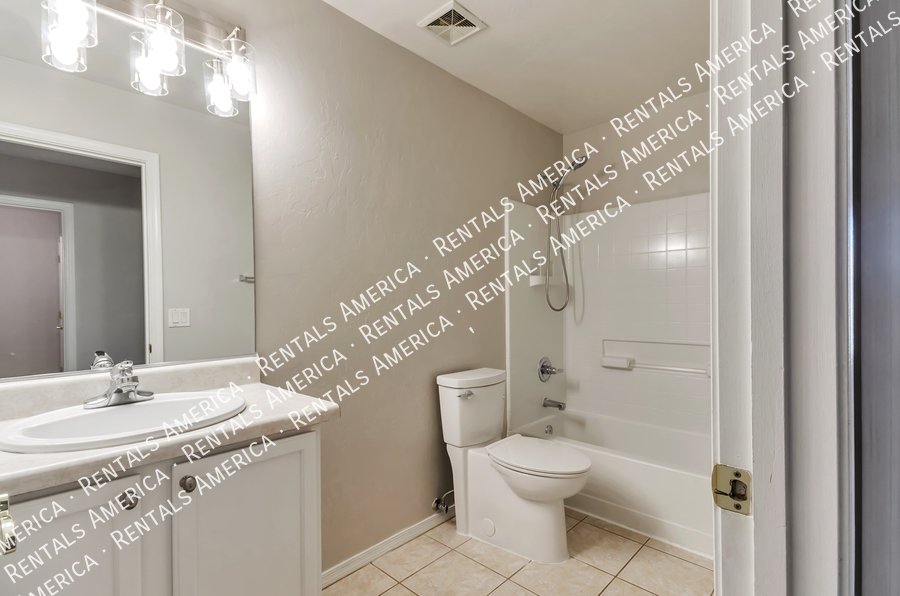 Beautiful home near DMAFB & I-10! property image