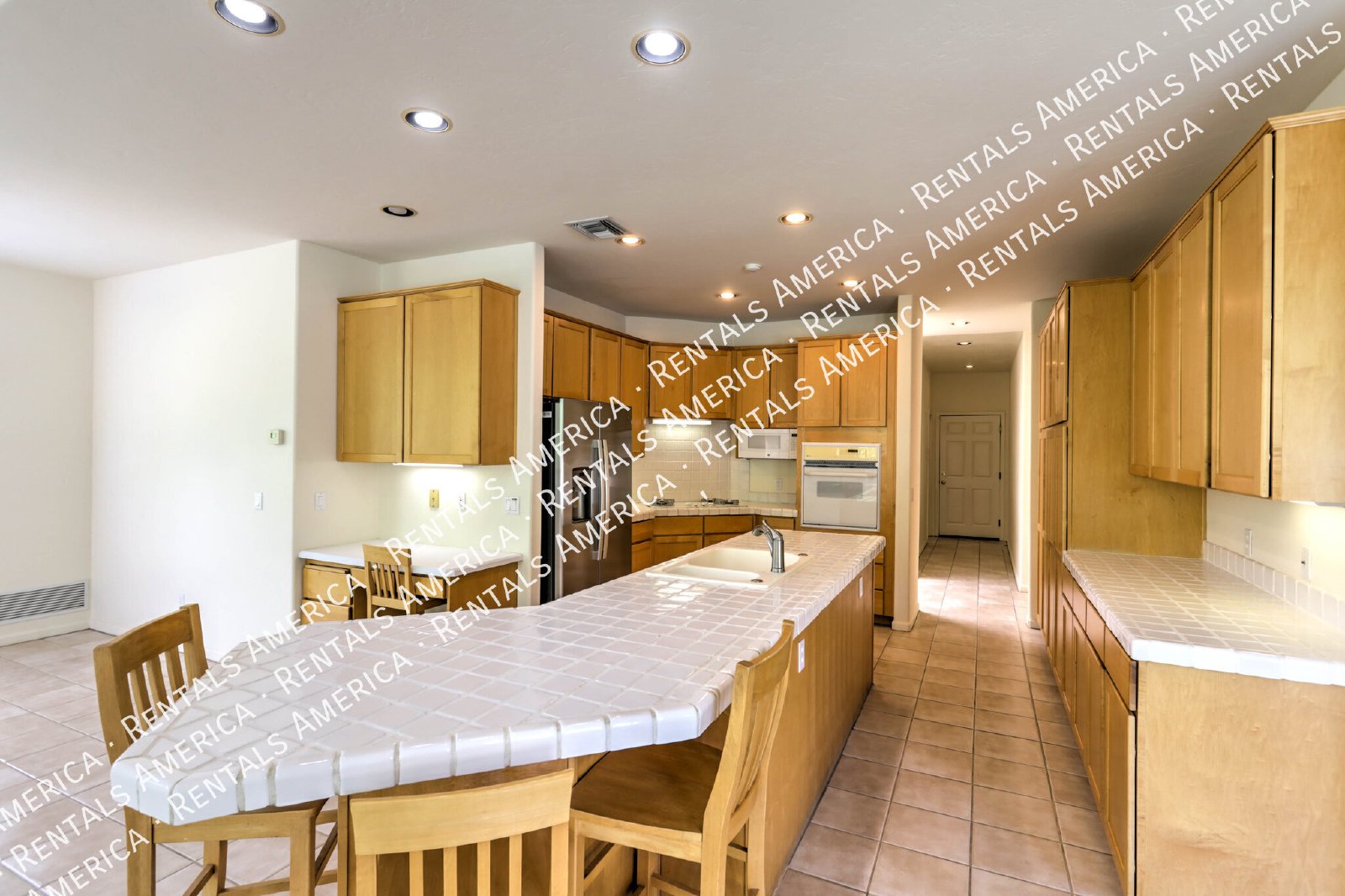 Beautiful 4 bedroom 3/5 bath Retreat with Mountain Views, Pool & Spa property image