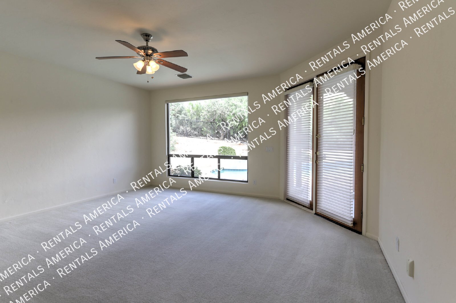Beautiful 4 bedroom 3/5 bath Retreat with Mountain Views, Pool & Spa property image