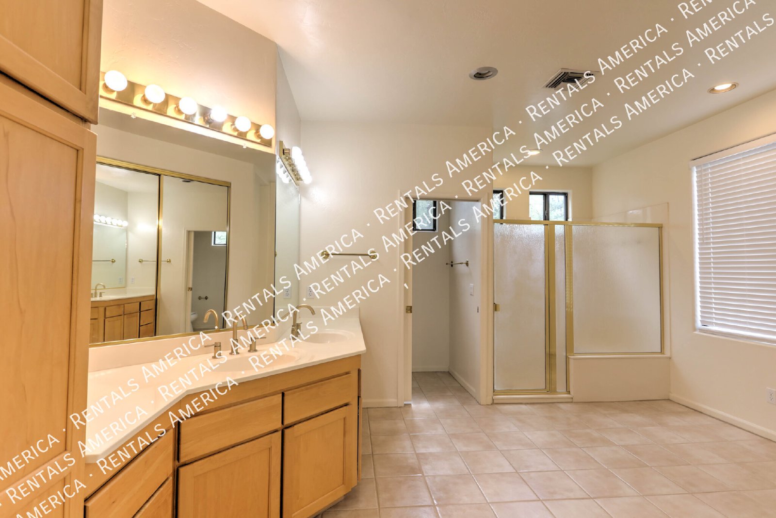 Beautiful 4 bedroom 3/5 bath Retreat with Mountain Views, Pool & Spa property image