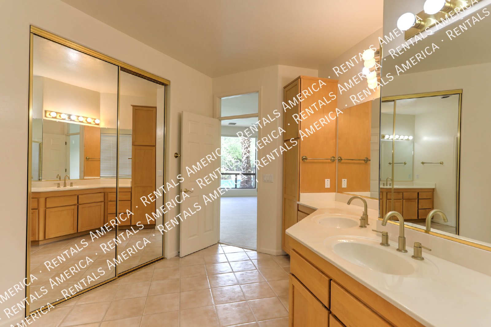 Beautiful 4 bedroom 3/5 bath Retreat with Mountain Views, Pool & Spa property image