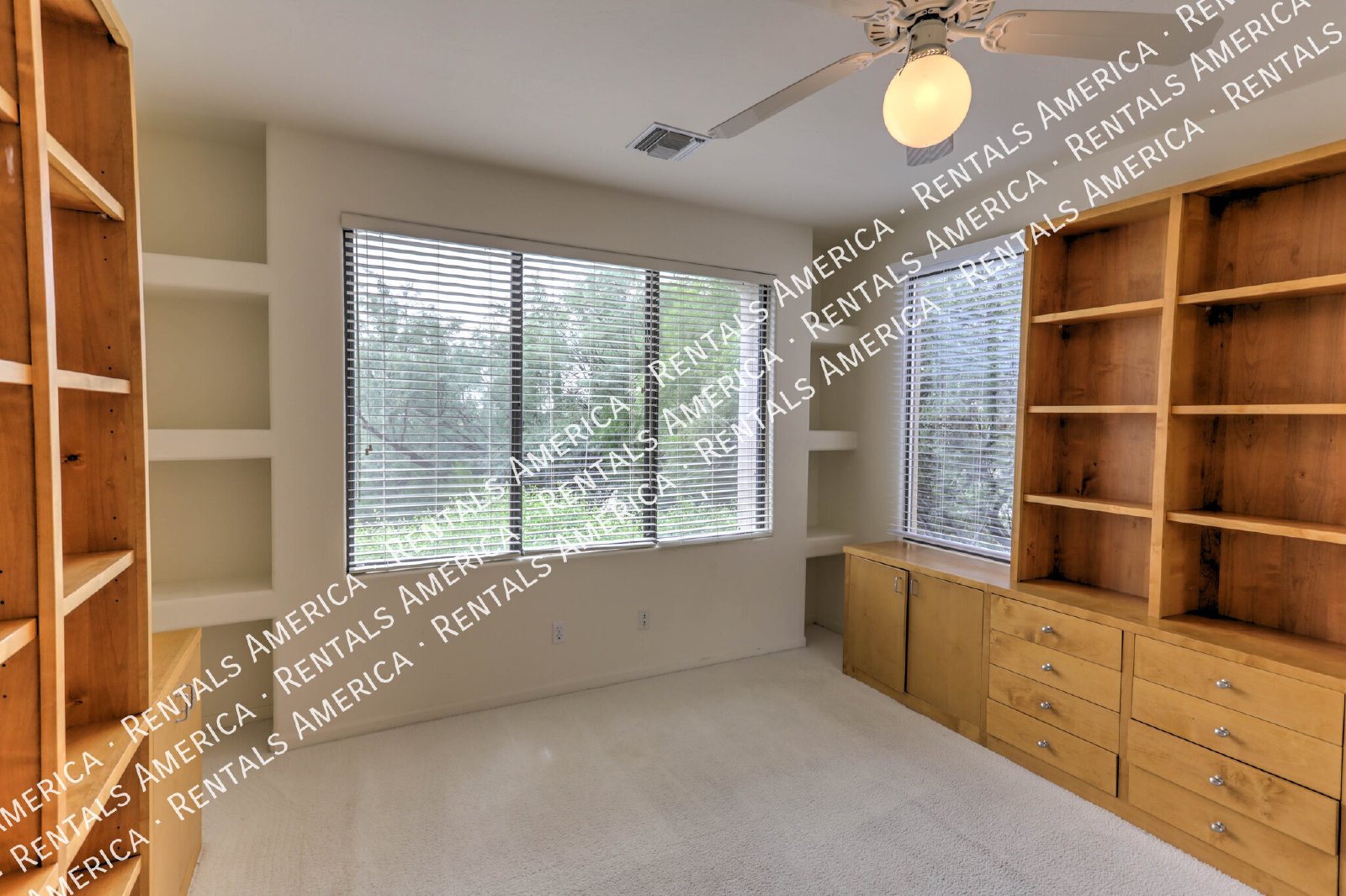 Beautiful 4 bedroom 3/5 bath Retreat with Mountain Views, Pool & Spa property image