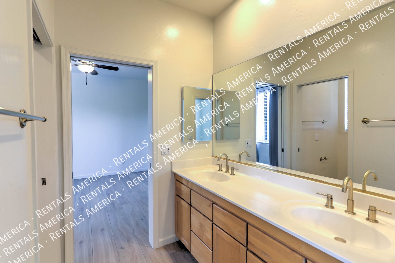 Beautiful 4 bedroom 3/5 bath Retreat with Mountain Views, Pool & Spa property image