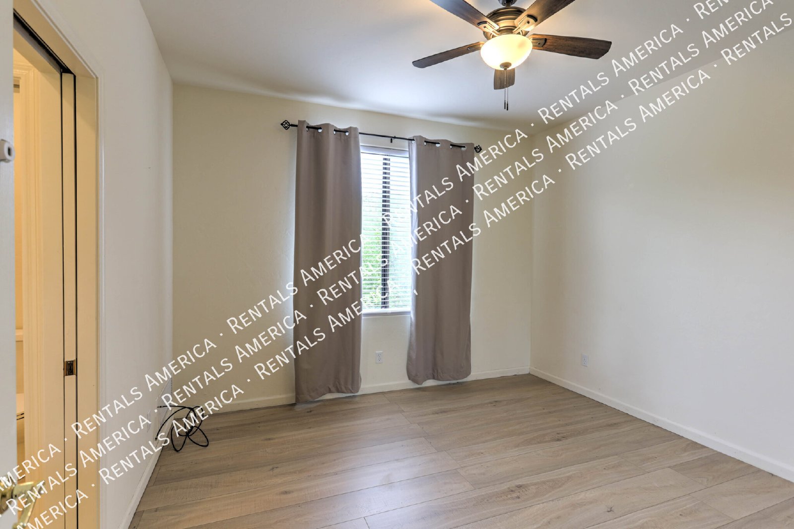 Beautiful 4 bedroom 3/5 bath Retreat with Mountain Views, Pool & Spa property image