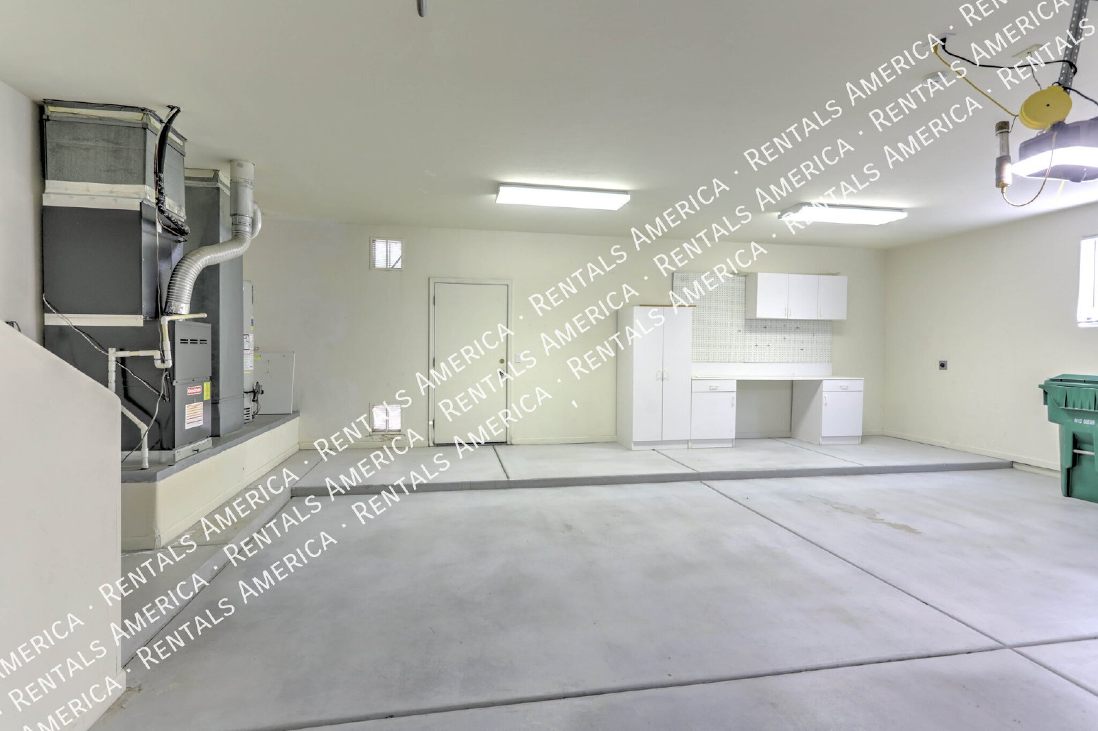 Beautiful 4 bedroom 3/5 bath Retreat with Mountain Views, Pool & Spa property image