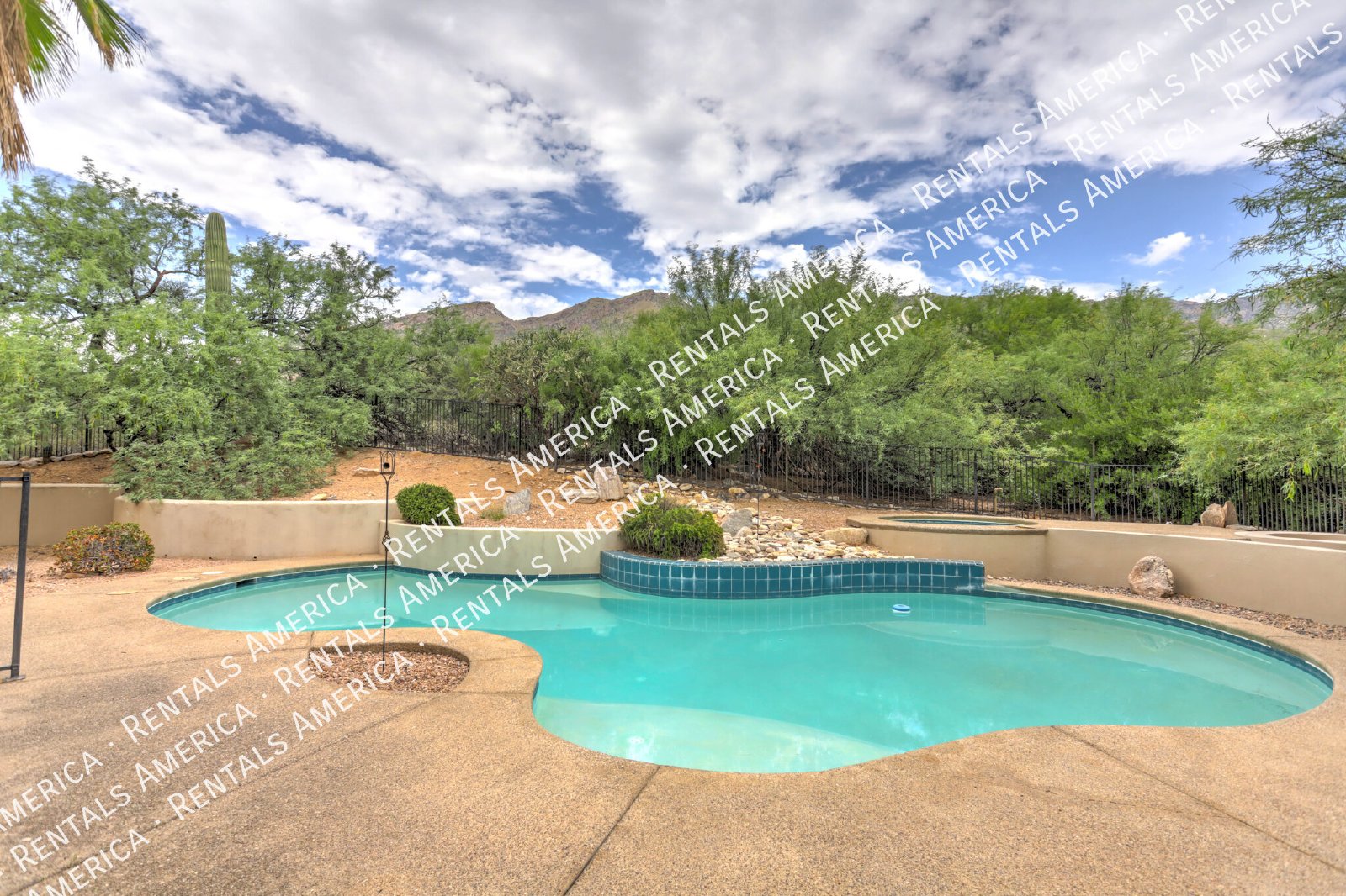 Beautiful 4 bedroom 3/5 bath Retreat with Mountain Views, Pool & Spa property image