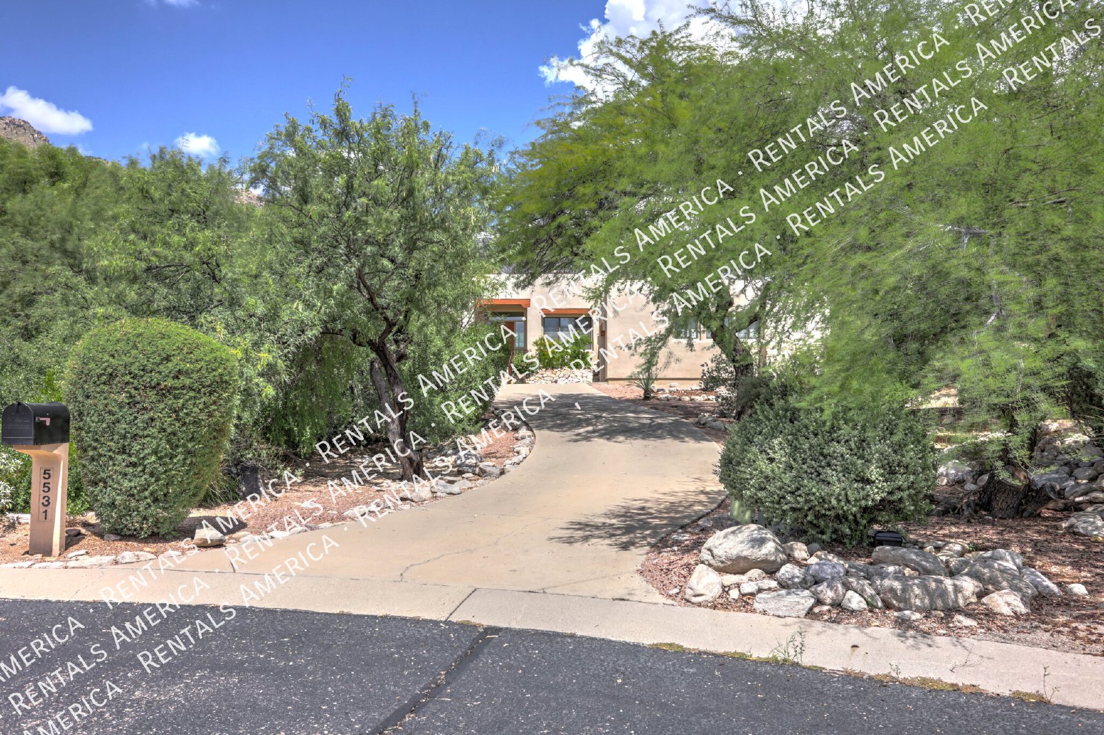 Beautiful 4 bedroom 3/5 bath Retreat with Mountain Views, Pool & Spa property image
