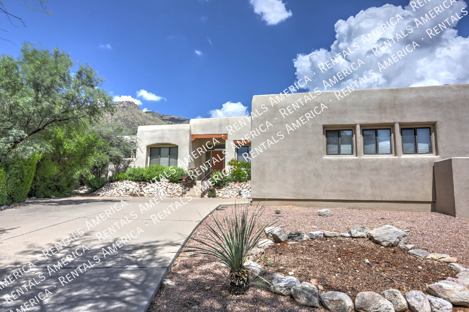 Beautiful 4 bedroom 3/5 bath Retreat with Mountain Views, Pool & Spa property image