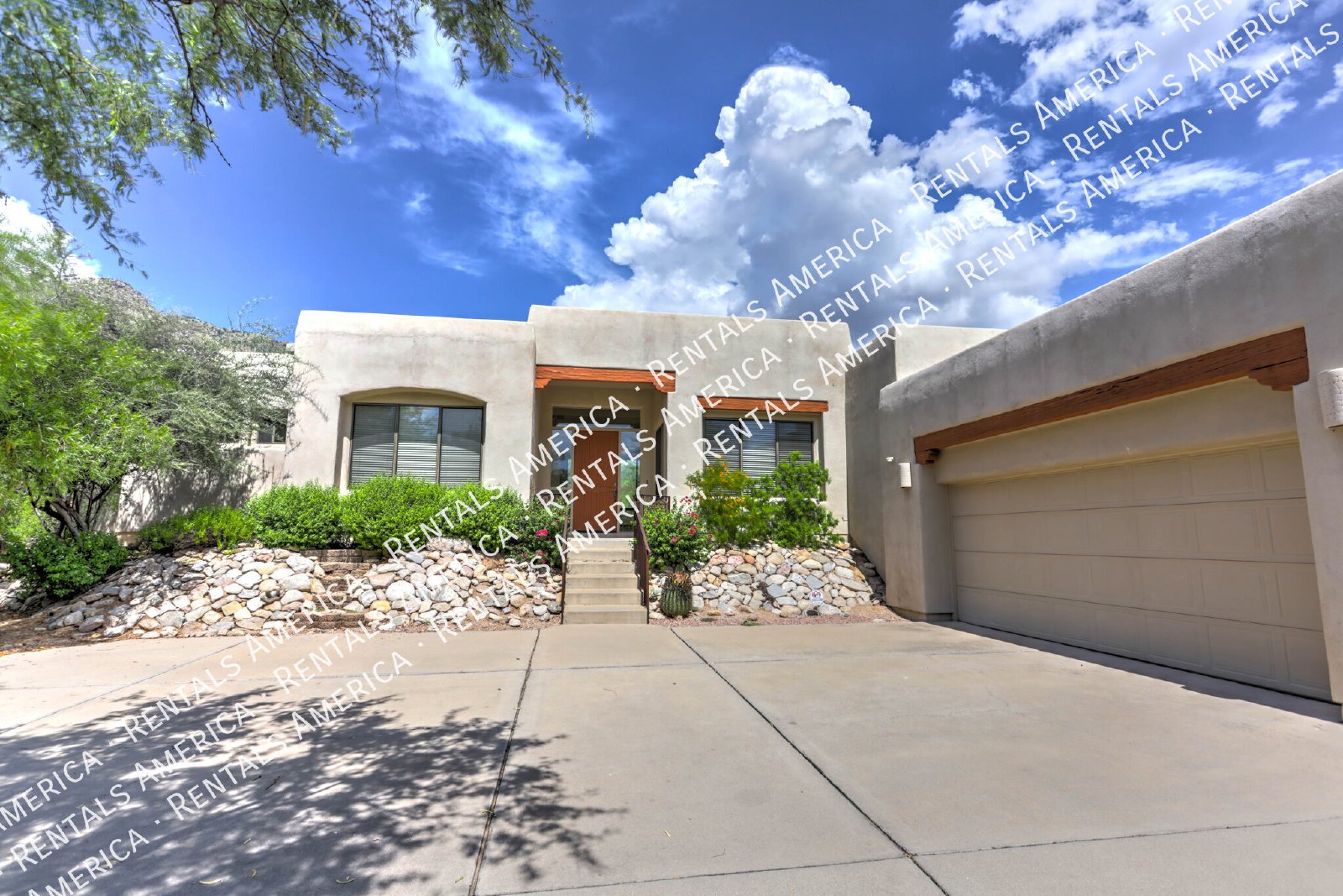 Beautiful 4 bedroom 3/5 bath Retreat with Mountain Views, Pool & Spa property image