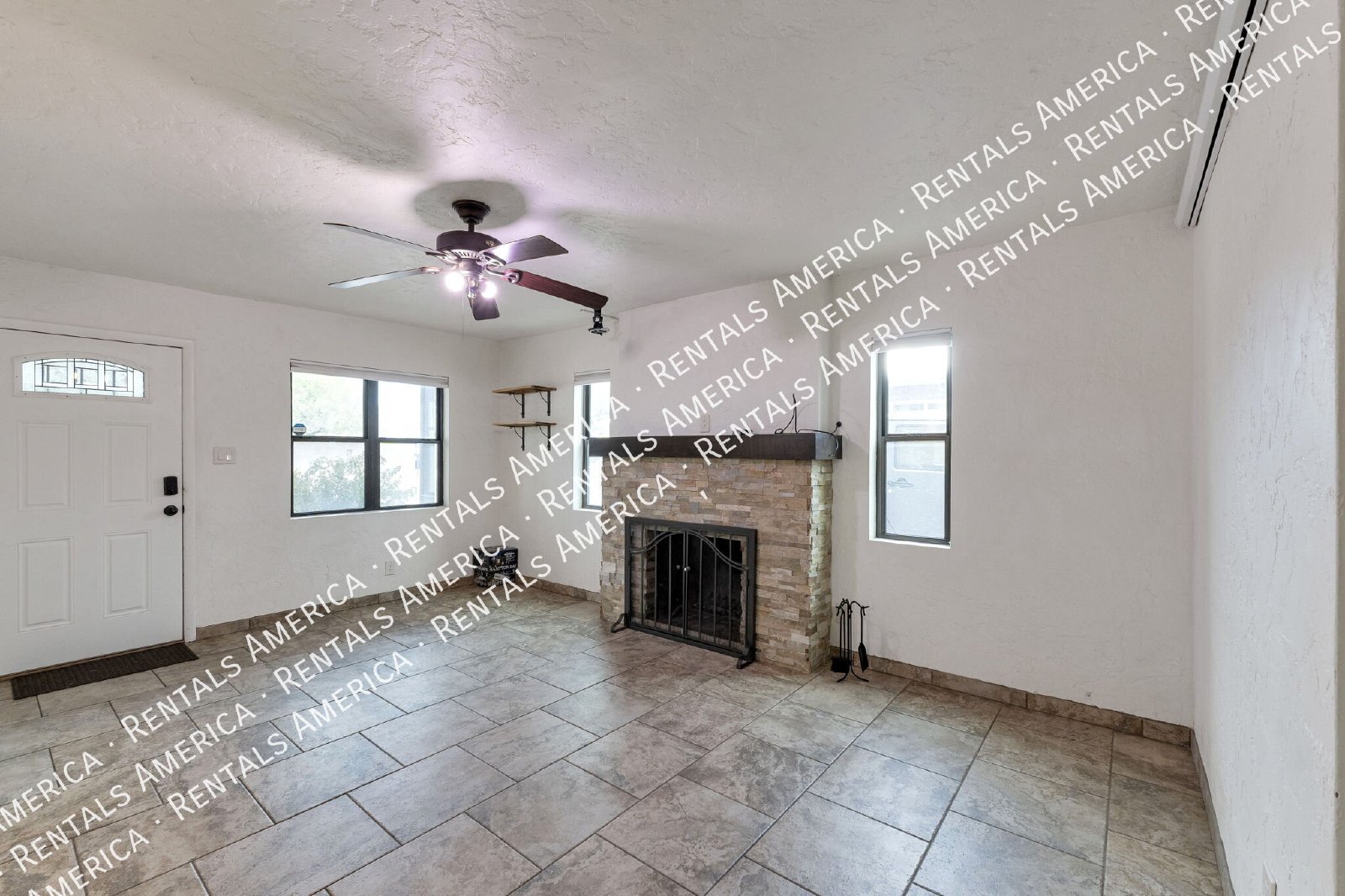 ADORABLE 3 bedroom with large yard! Water included! property image