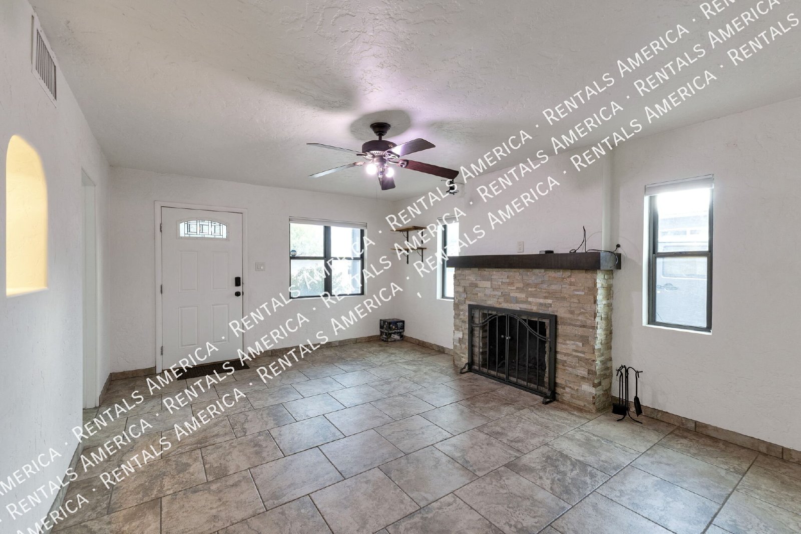 ADORABLE 3 bedroom with large yard! Water included! property image