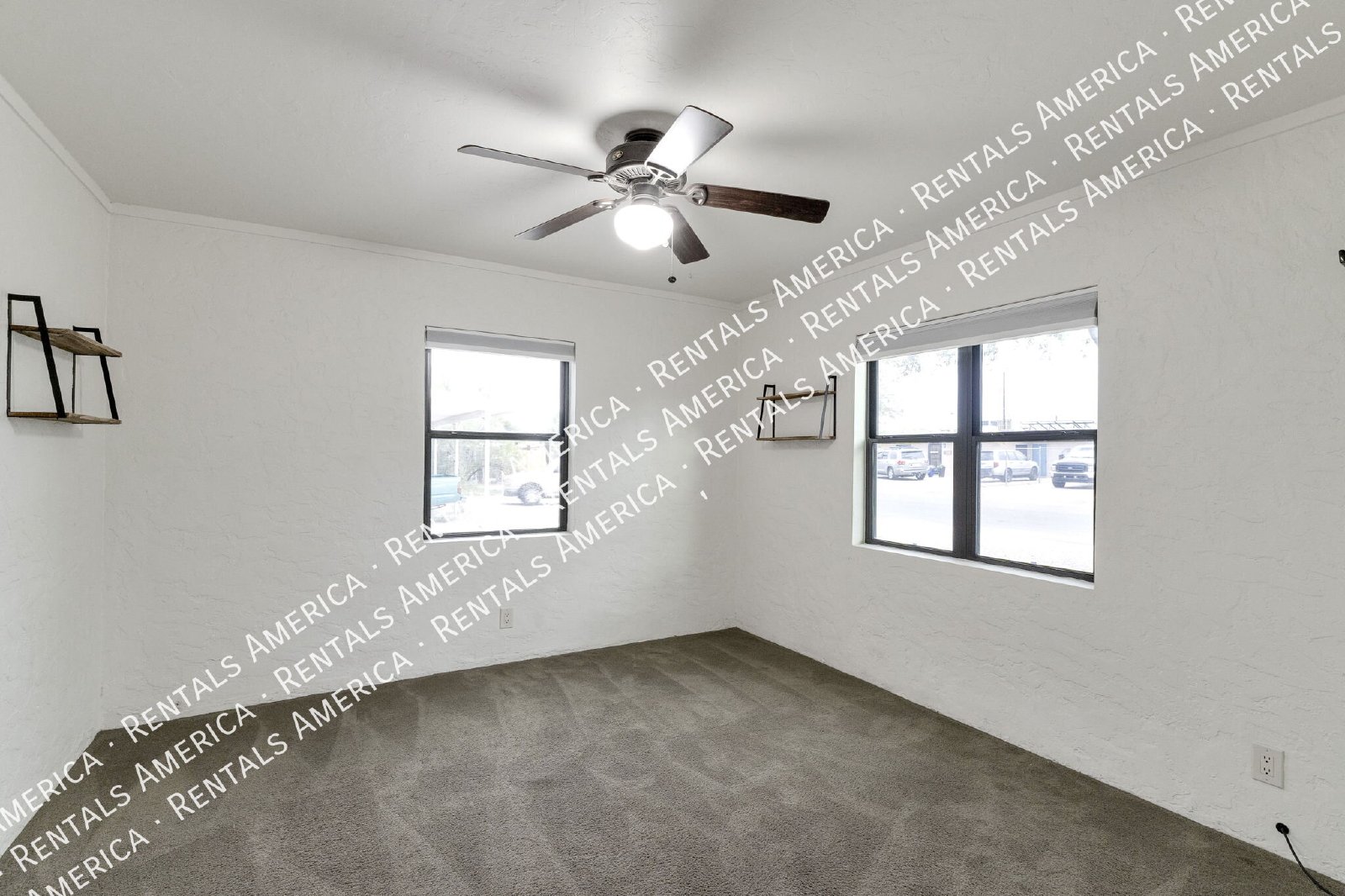 ADORABLE 3 bedroom with large yard! Water included! property image