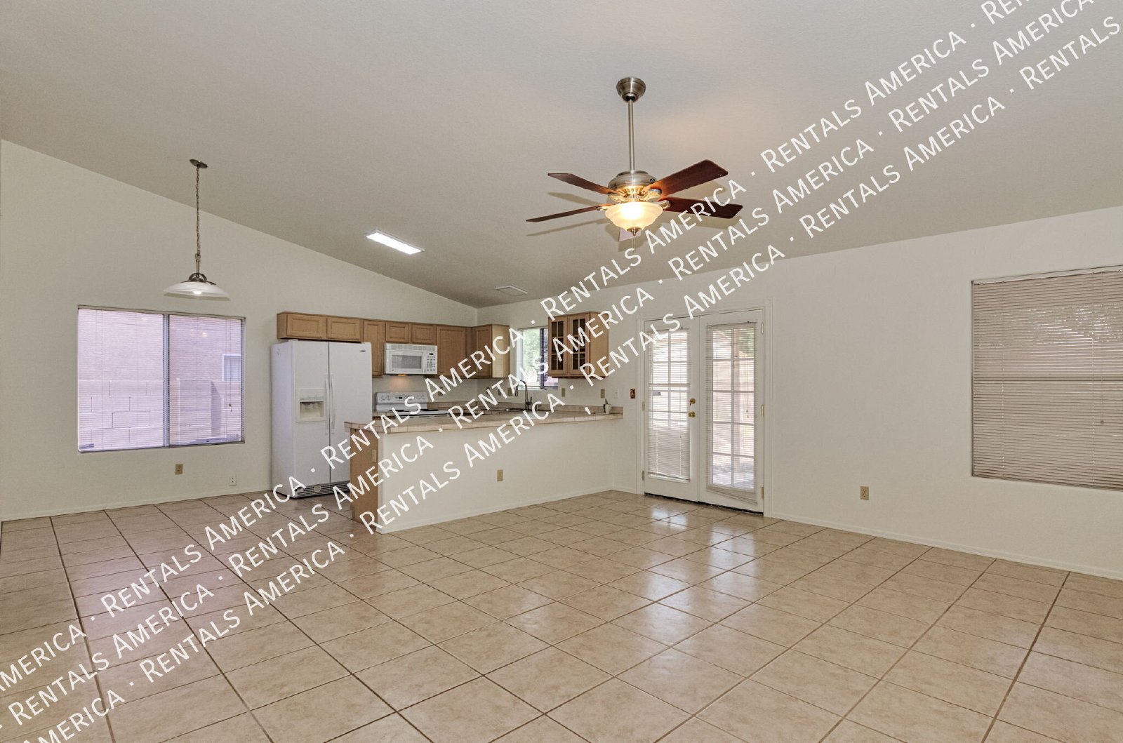 Wow! 3 bedroom/2 bath home on large corner lot! property image