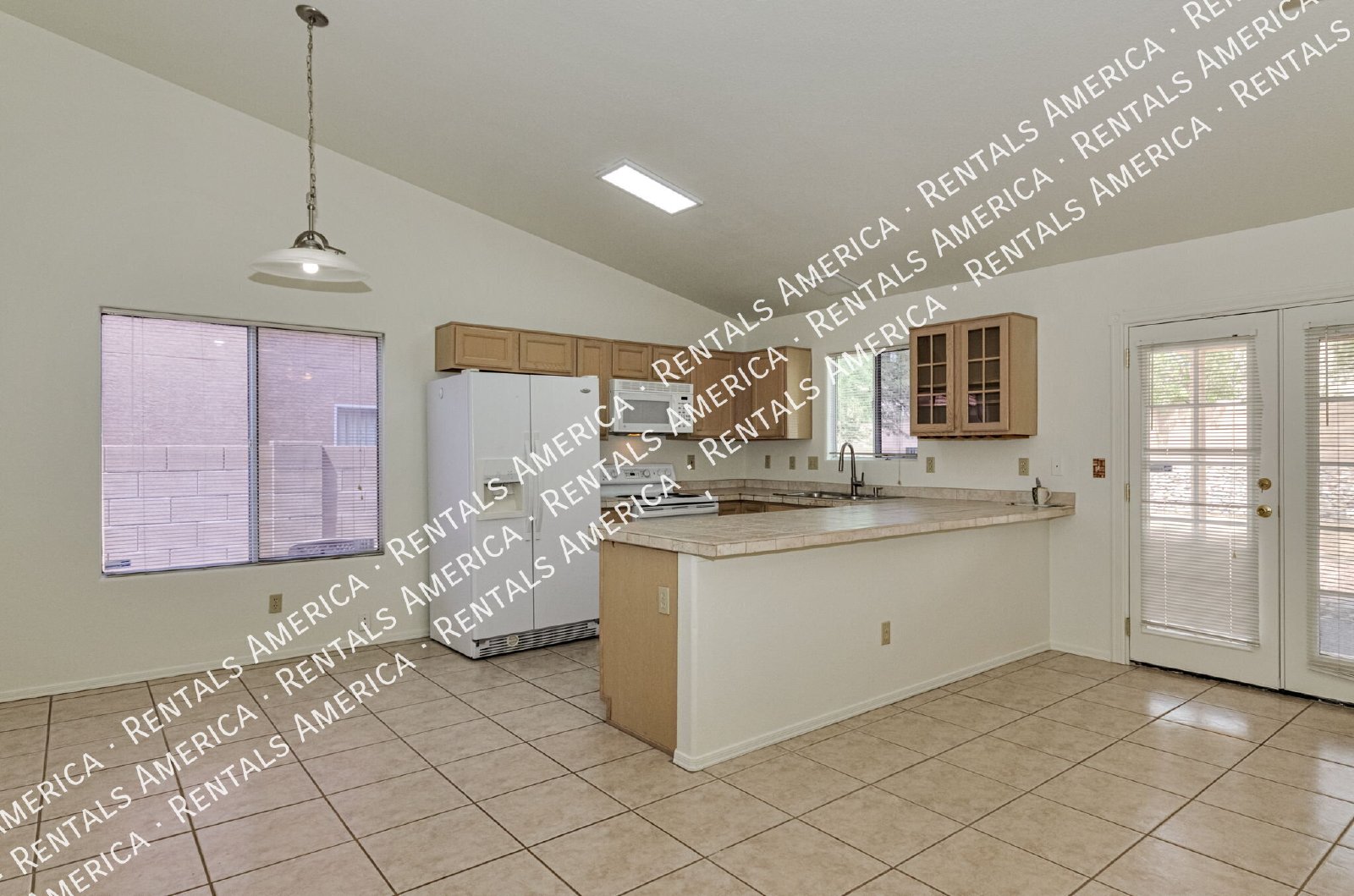 Wow! 3 bedroom/2 bath home on large corner lot! property image