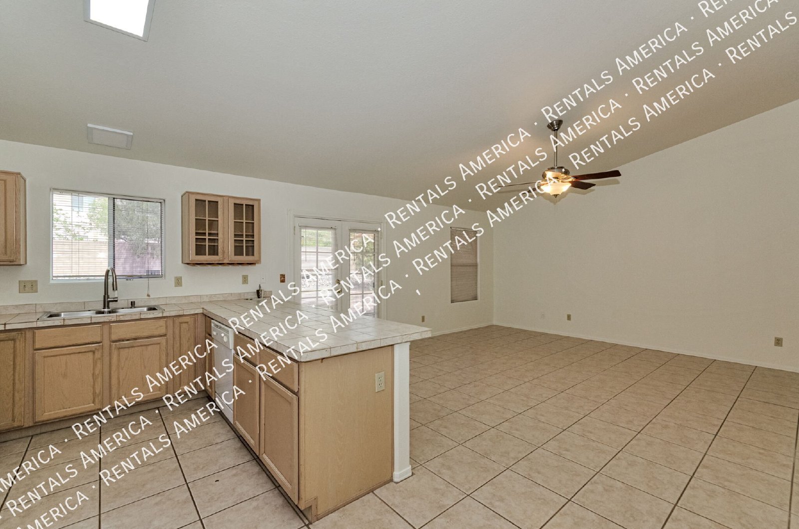 Wow! 3 bedroom/2 bath home on large corner lot! property image