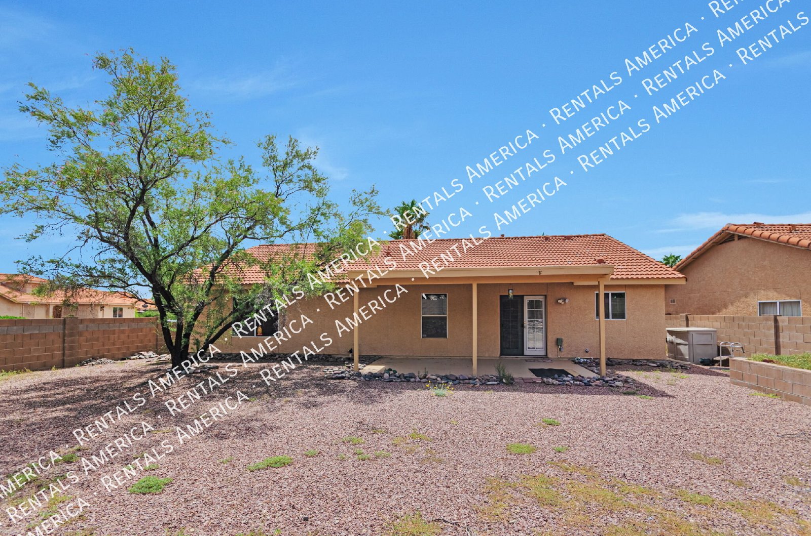 Wow! 3 bedroom/2 bath home on large corner lot! property image