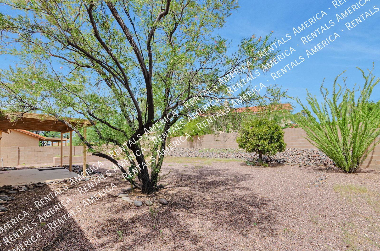Wow! 3 bedroom/2 bath home on large corner lot! property image