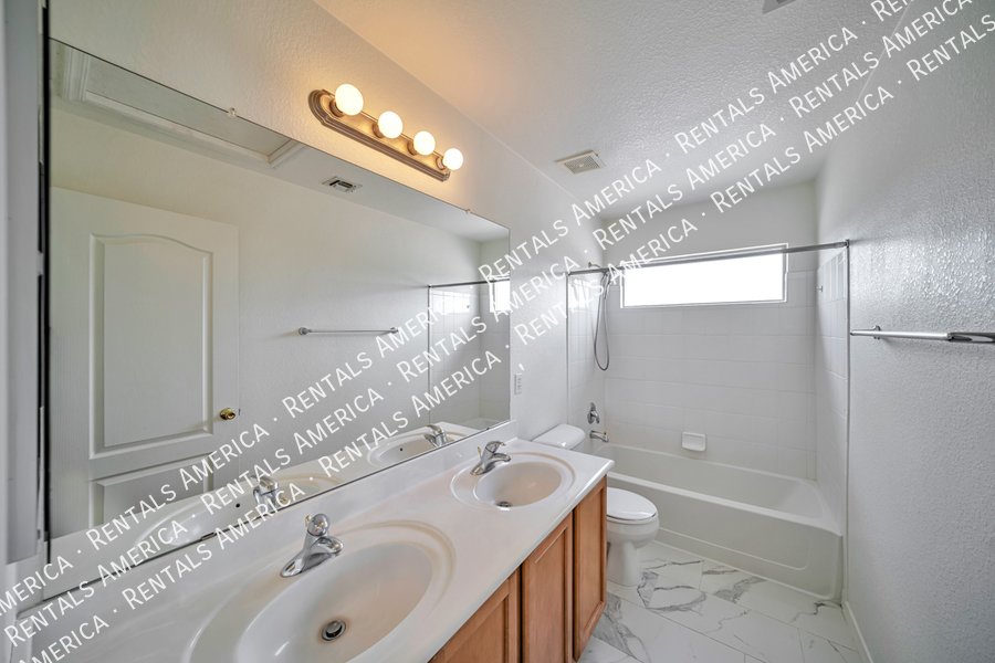 Summer special: FIVE bedrooms in Rancho Vistoso property image