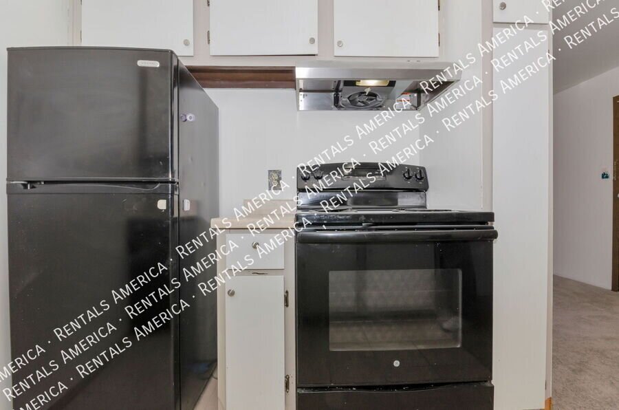 Large 1 bedroom condo property image