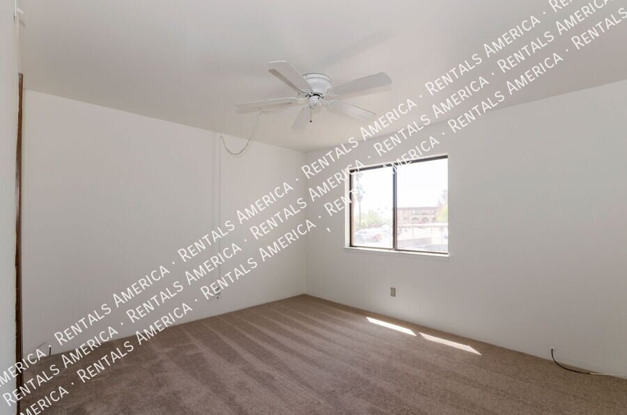 Large 1 bedroom condo property image