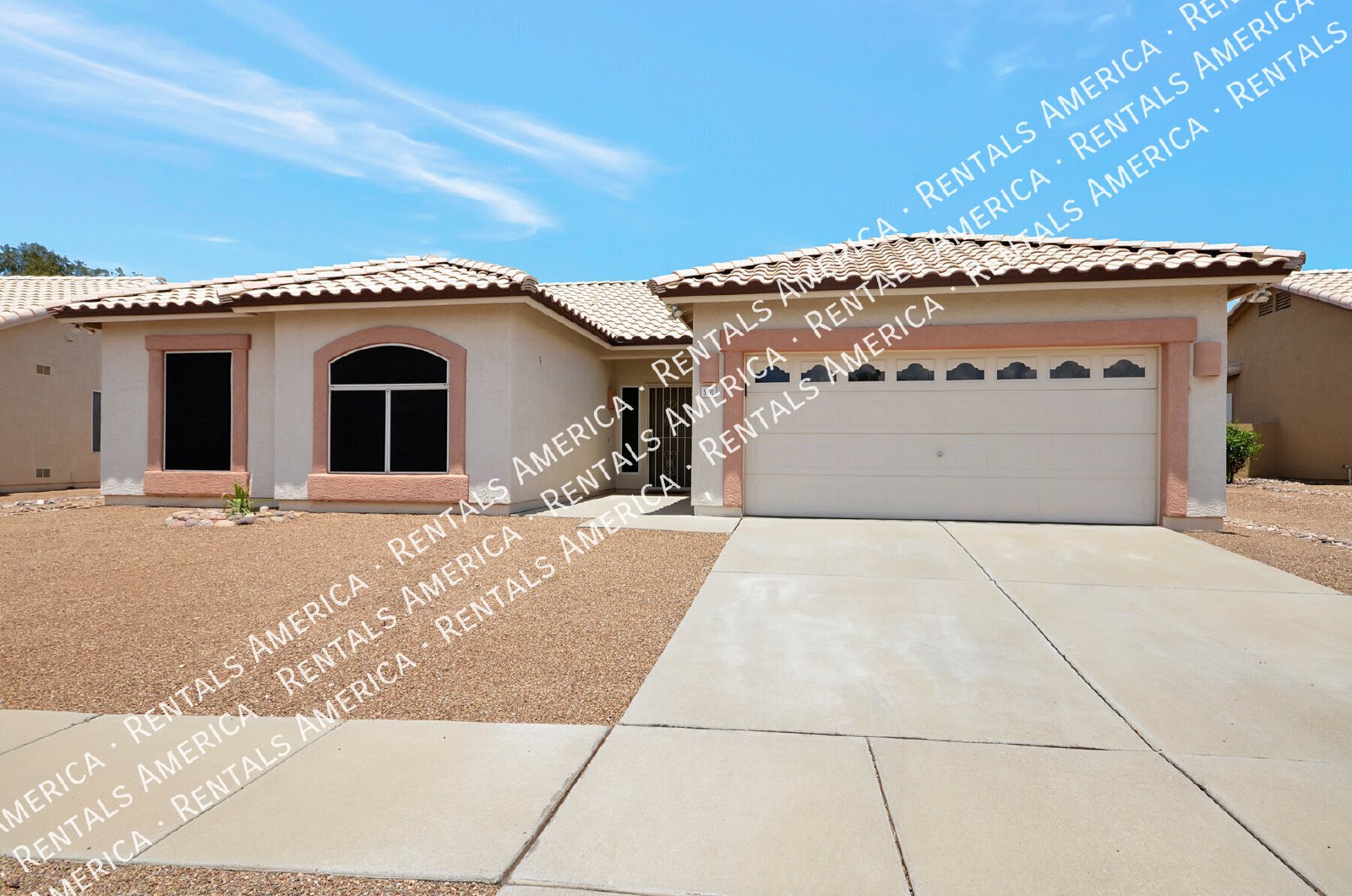 Like New in Rita Ranch! Available Immediately property image