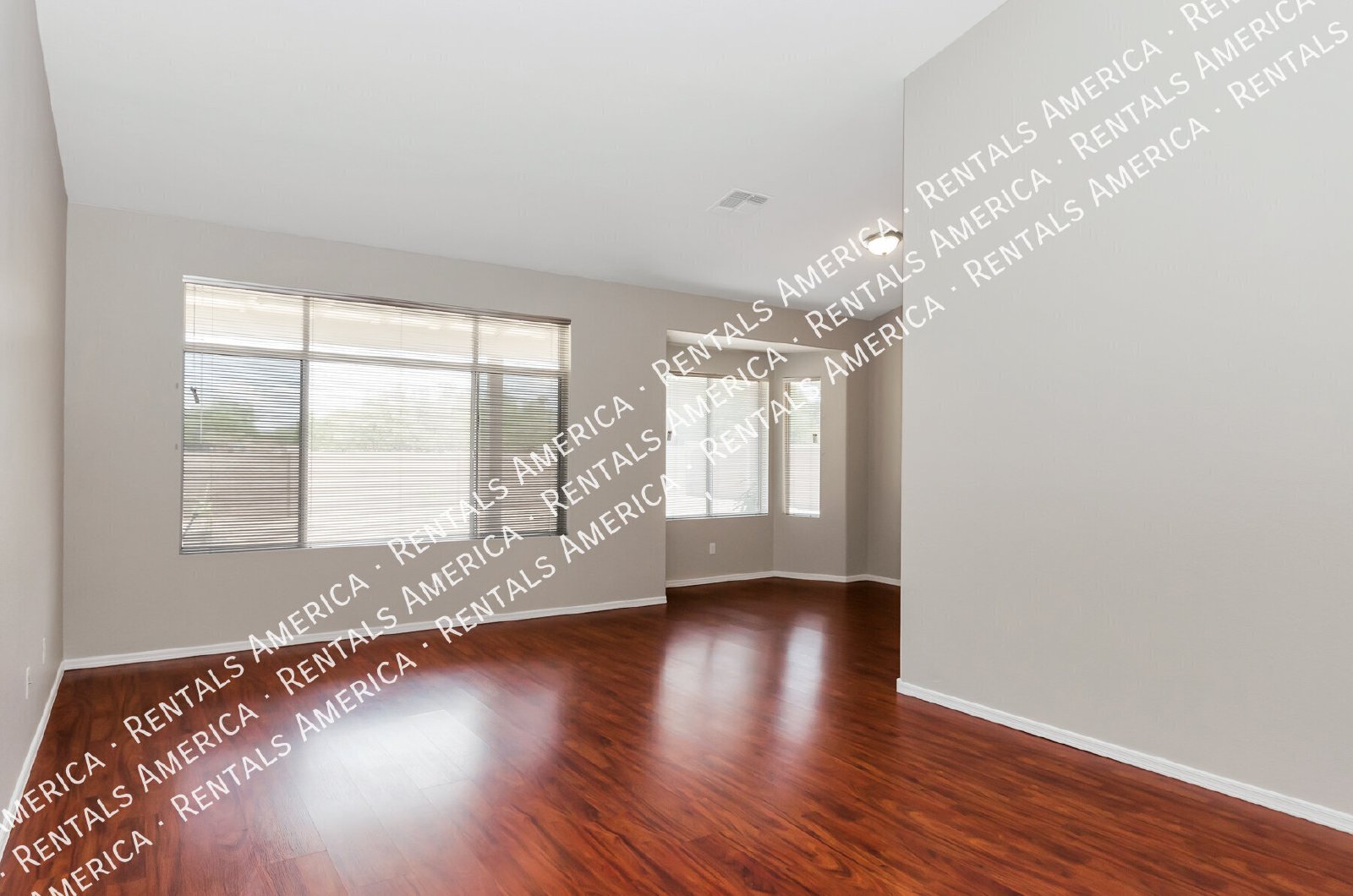 Like New in Rita Ranch! Available Immediately property image