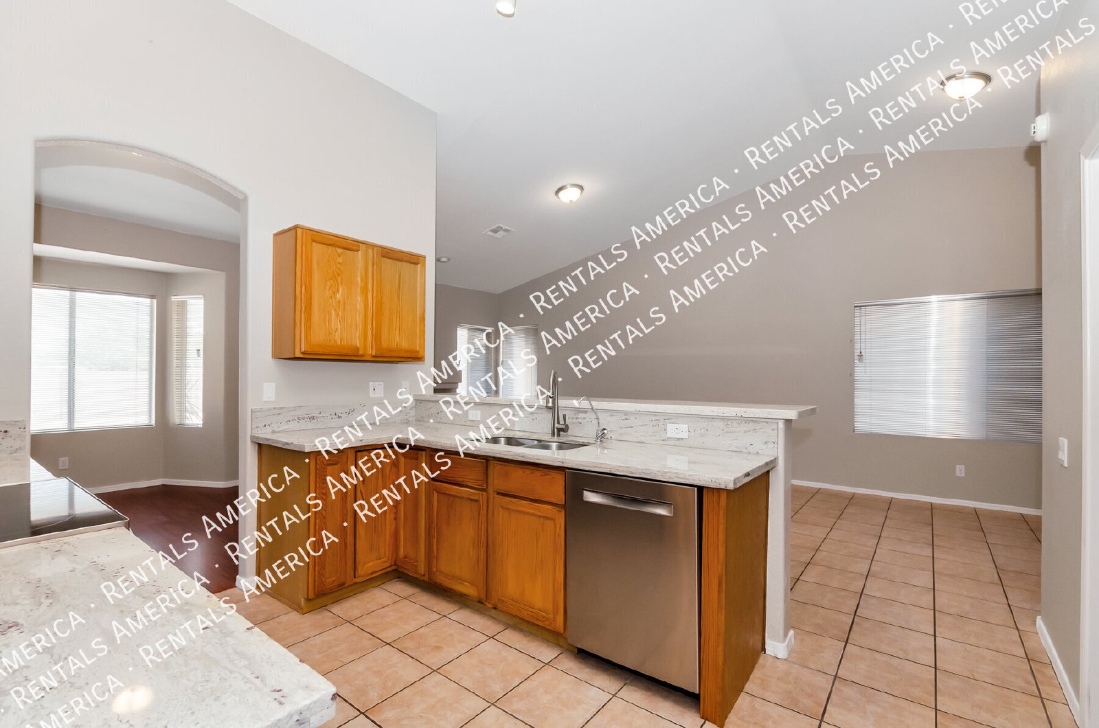 Like New in Rita Ranch! Available Immediately property image